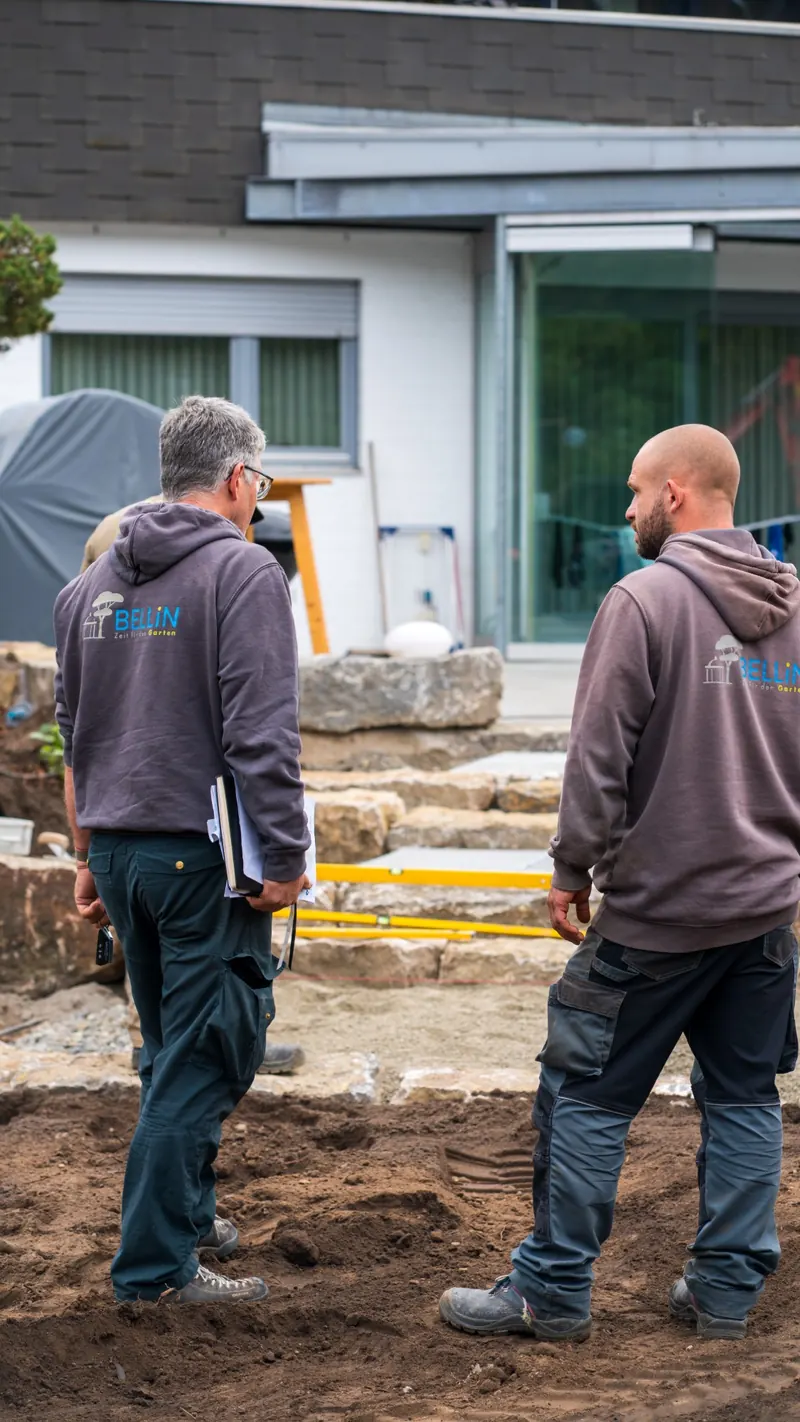 Bellin-Team bespricht die Baustelle